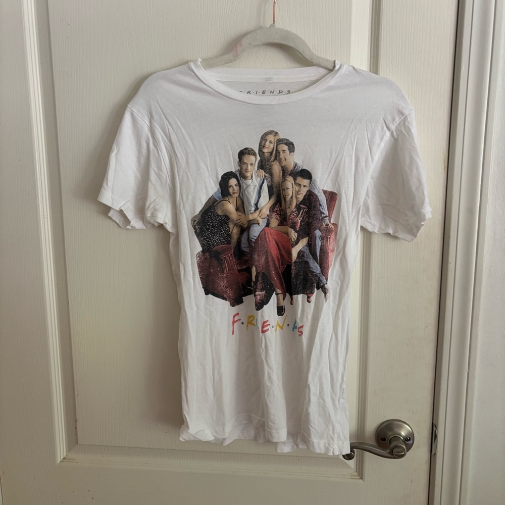 FRIENDS Graphic Tee